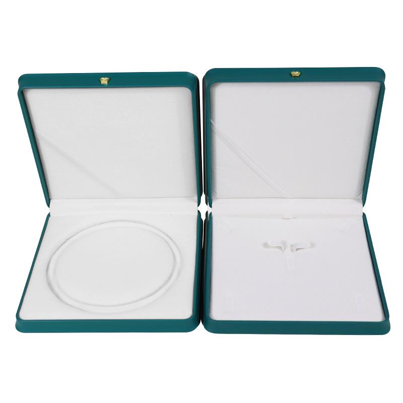 Elegant Pearl Necklace and Jewelry Gift Box Set with Rounded Crown Design