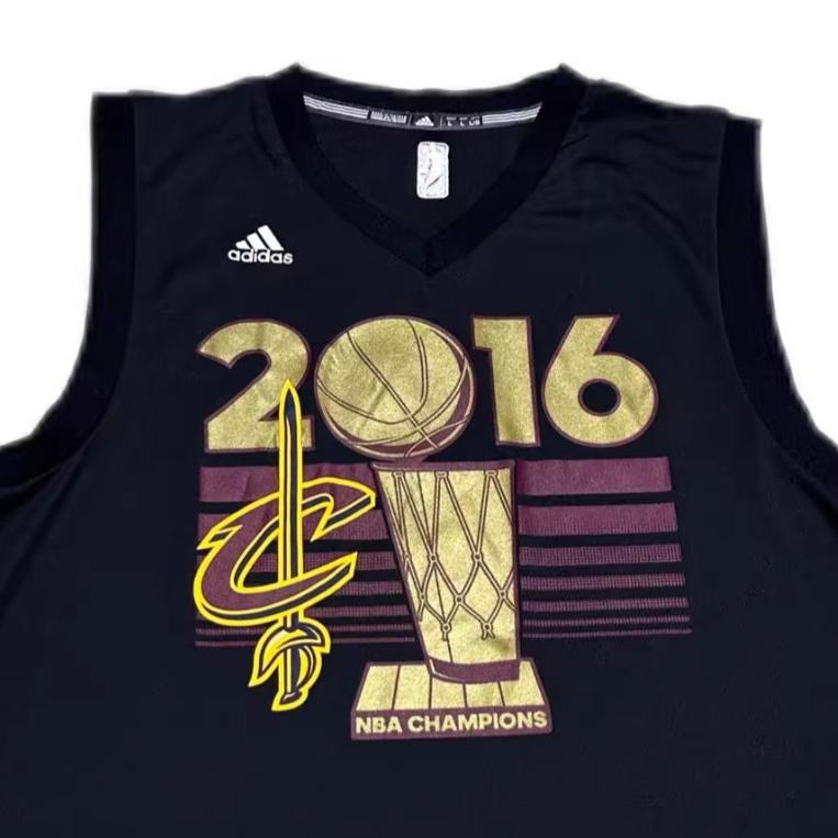adidas X NBA Spolupráce Cavaliers Kyrie 2 2016 Mistrovství Limitovaný V-výstřih Módní Měkký Bez rukávů Basketbalový dres 7818A-005-EZQ1515