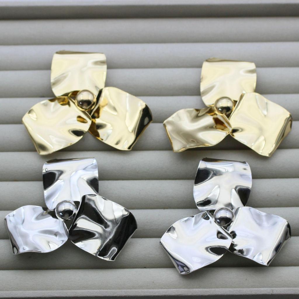 Blütenblatt-Textur Blumen S925 Silbernadel Hängeohrringe, Echtgoldplattiert, Übertriebenes Design, Grenzüberschreitender Luxus.