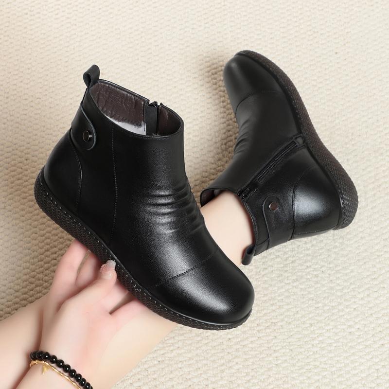 Fashion AIYUQI Snow Boots Women 2025 New Anti slip Genuine Leather Mother Boots Flat Large Size Wool Warm Women's Short Boots