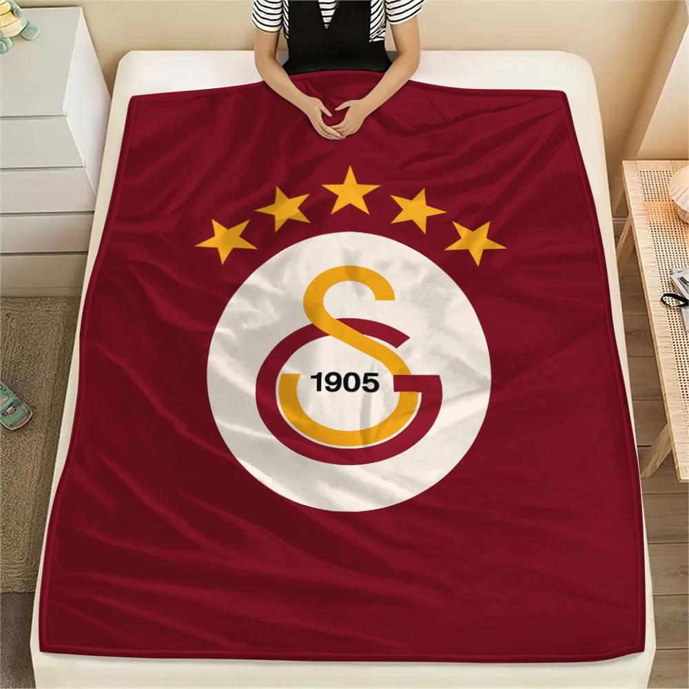 

1 шт. Фланелевое одеяло с принтом Galatasaray S.K., Высококачественное, Для всех сезонов, Декор для дома, Тепло и комфорт, Идеально для рождественских подарков 80cm x 120cm