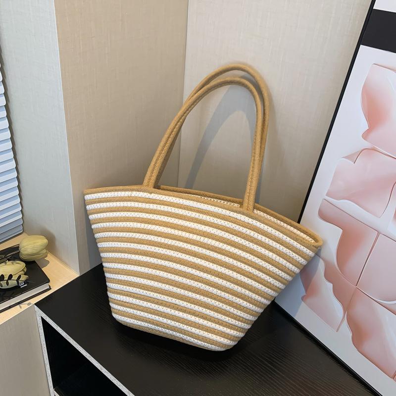 

Полосатая сумка на одно плечо из плетеной соломы, летняя новинка, большая вместимость, повседневная и универсальная, контрастная пляжная сумка для отдыха на море