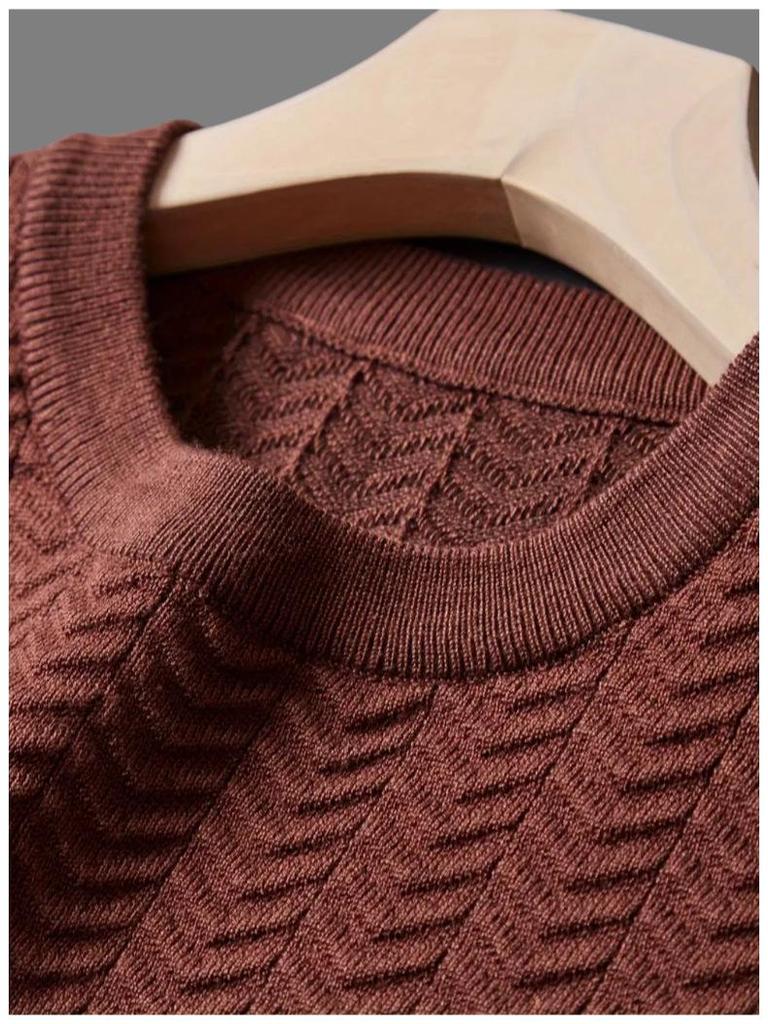 Italian Color-Block Men's Knit: Breathable Jacquard Texture, Loose Fit, Contrast Color, Round Neck, Short Sleeve.