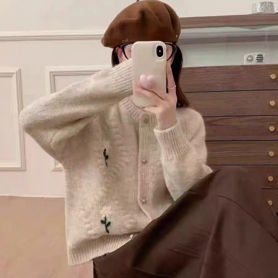Korean Style Handmade Knitted Cardigan - 2025 Autumn/Winter Collection: Gentle, Versatile, Fashionable, High-Quality Sweater Coat for Women