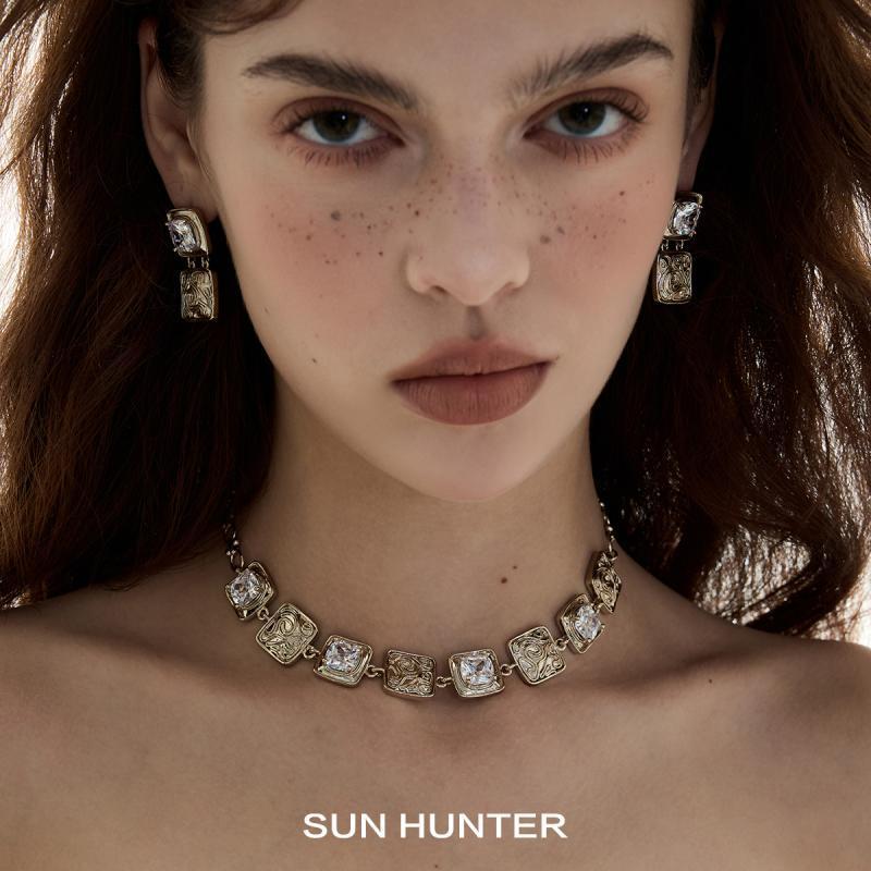 

Ожерелье из золотой монеты, ниша, роскошное женское колье из черного золота с цирконом, ветер, старые деньги