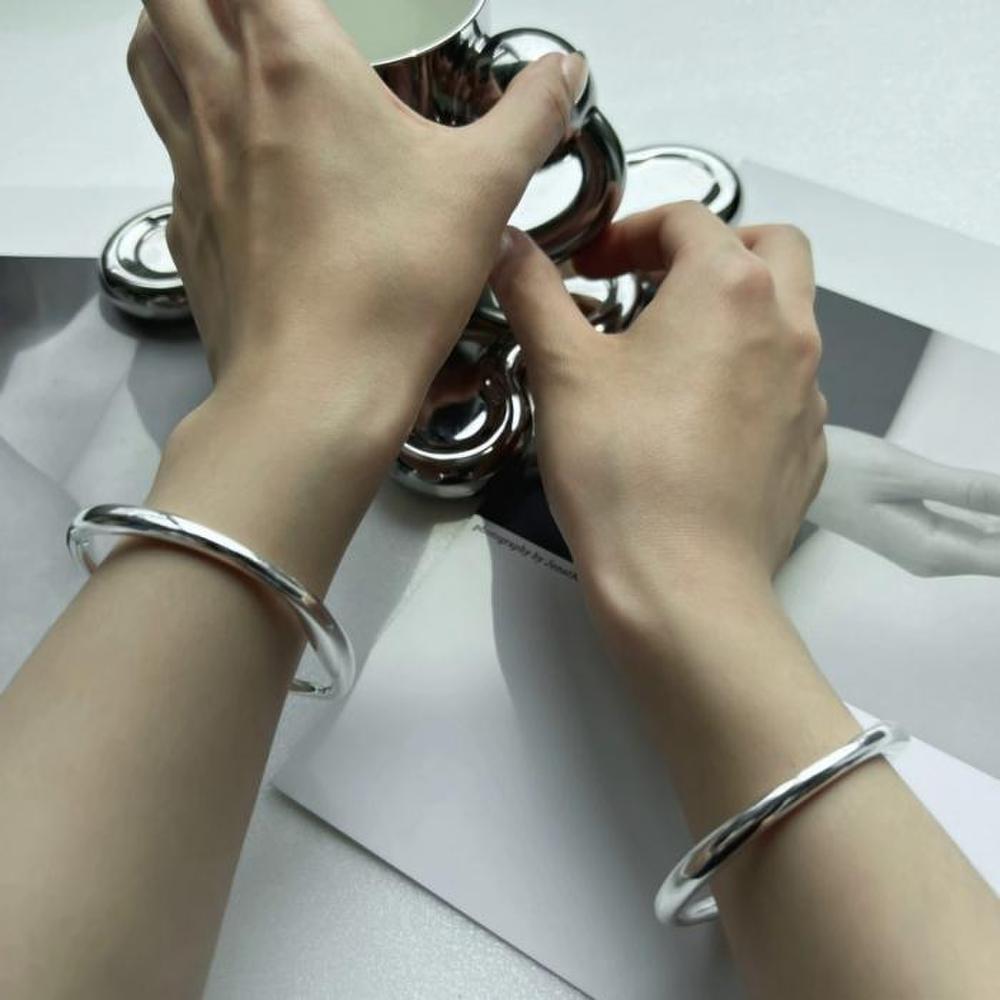 [Seol Sera] 925 Sterling Silver 5mm Bold Open Bangle Bracelet (S8626641)