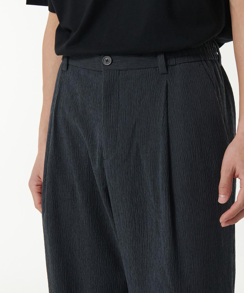 MUSINSA STANDARD Crinkle One-Pleat Wide Elastic Waist Pants [Iron Gray]