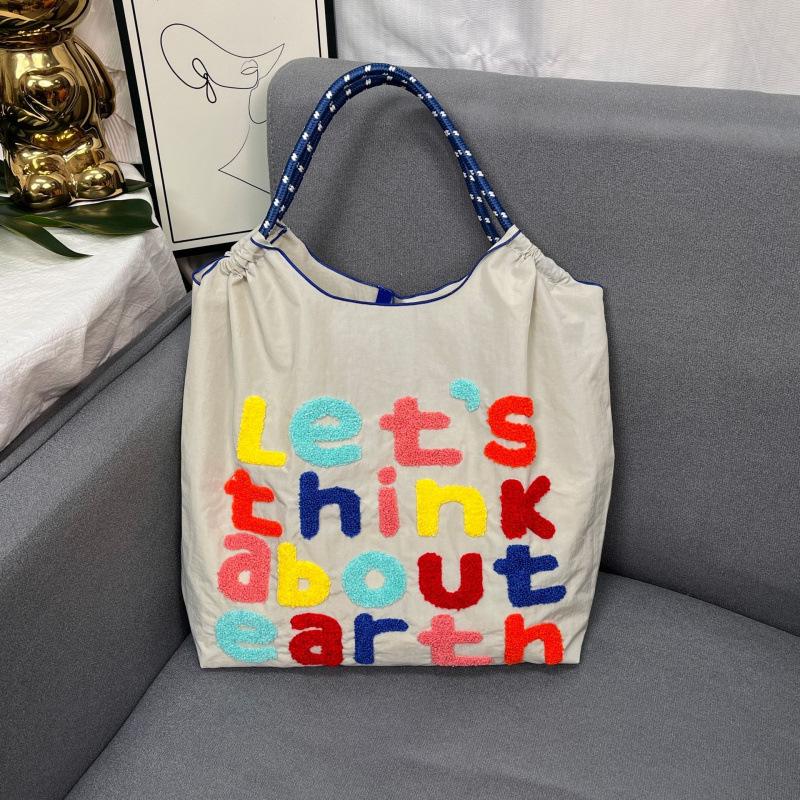 Bolso Tote y Bandolera de Lona con Bordado de Chenilla de Dibujos Animados Bonitos de Gran Capacidad - Ecológico, Perfecto para Salidas y Compras