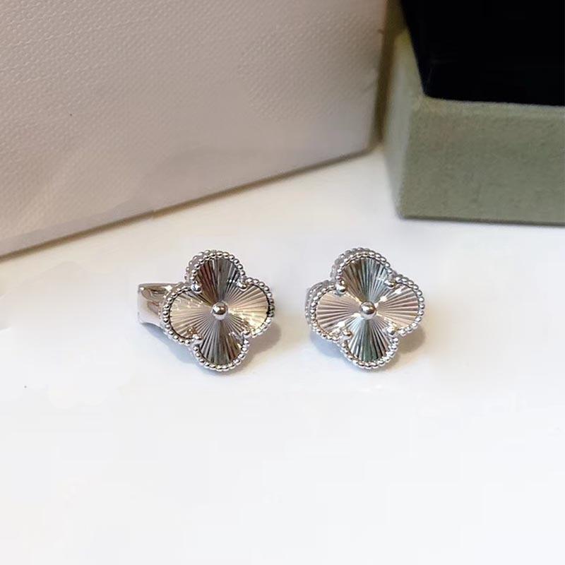 

Серьги Четырехлистный клевер 15 мм, Высокая версия, Серьги-пусеты, Женские, 18 карат, Легкая роскошь, Дизайн в стиле Ins, Модные, Универсальные серьги 18K