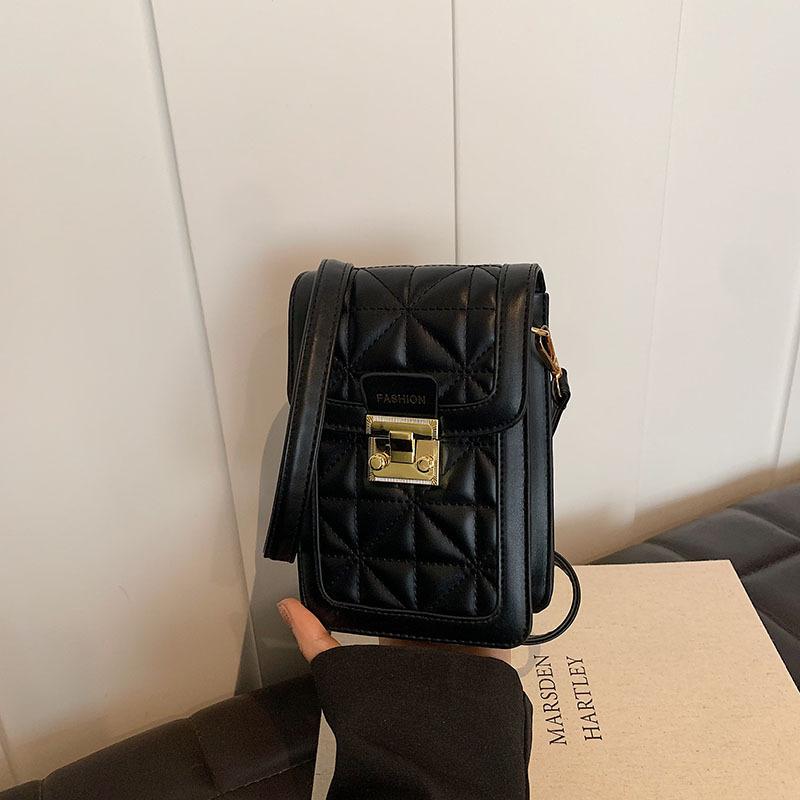 Small Bag 2024 New Female Popular Beautiful Personality Summer Simple Chain Messenger Bag Fashionable Shoulder Small Square Bag