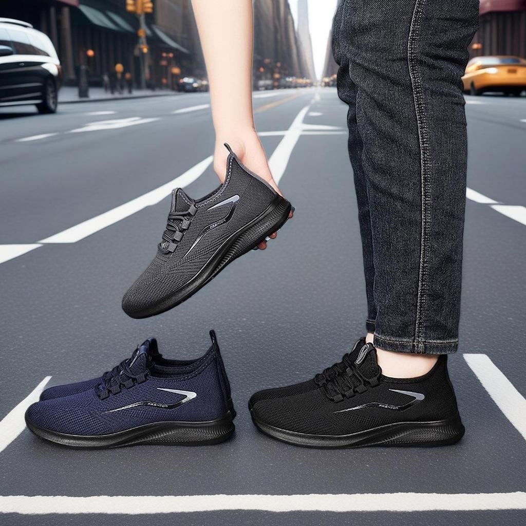Men's Plus Size Mesh Breathable Sports Shoes: Lightweight, Non-slip, Wear-resistant, for Outdoor Spring/Summer Casual Wear.