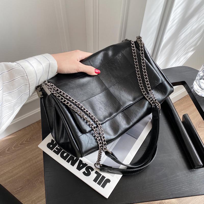 Mote Dame Pendlervesker Nisje Kjede Crossbody-veske Dame Skulderveske Stor Kapasitet Håndveske Kryss Firkantet PU