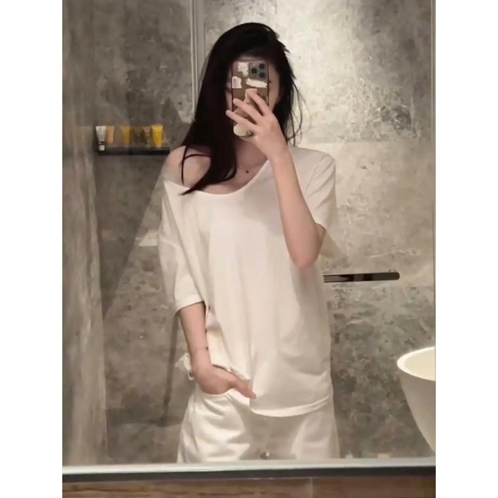 Women's Loose-Fit Korean U-Neck White T-Shirt - Short-Sleeved, Slim, Solid Color, Perfect for Summer