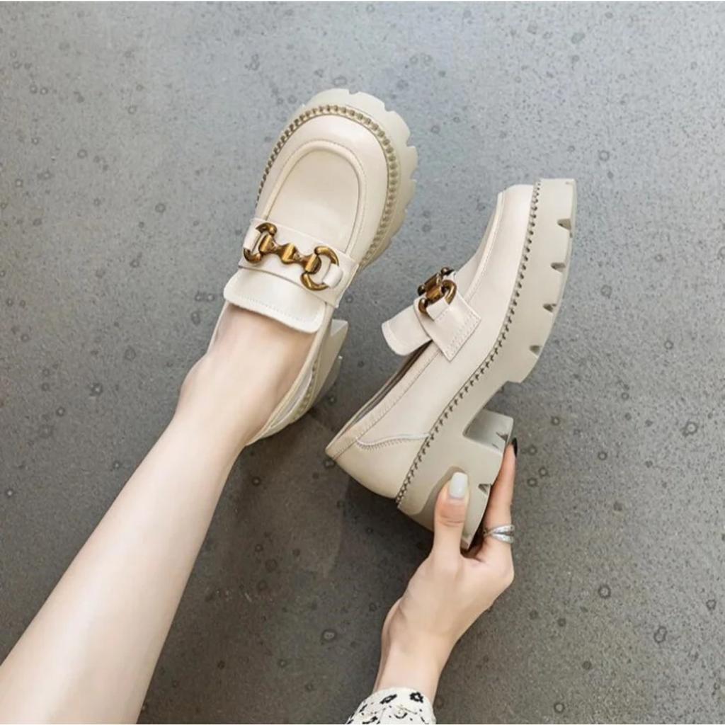 Damen Dicke Absatz Slipper Pumps Frühling Herbst Neues Design Metall Echtes Leder Runde Zehe Hoher Absatz Plateauschuhe