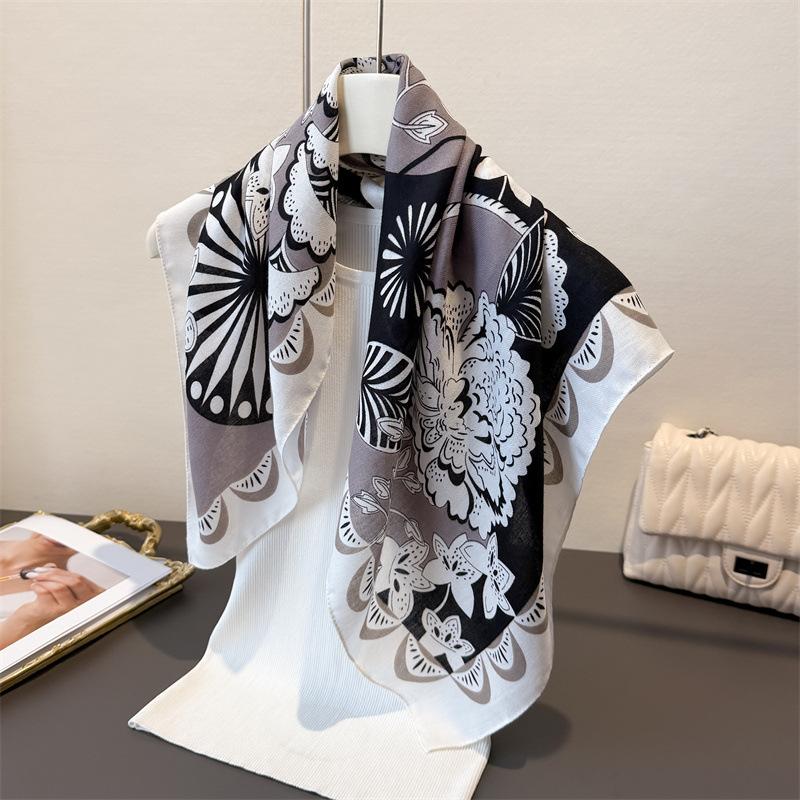 70*70cm Luxury Floral Square Scarf For Women Soft Stain Neck Scarf Shawl Warp Elegant Neckerchief Bandanas Paisley Print Hijab