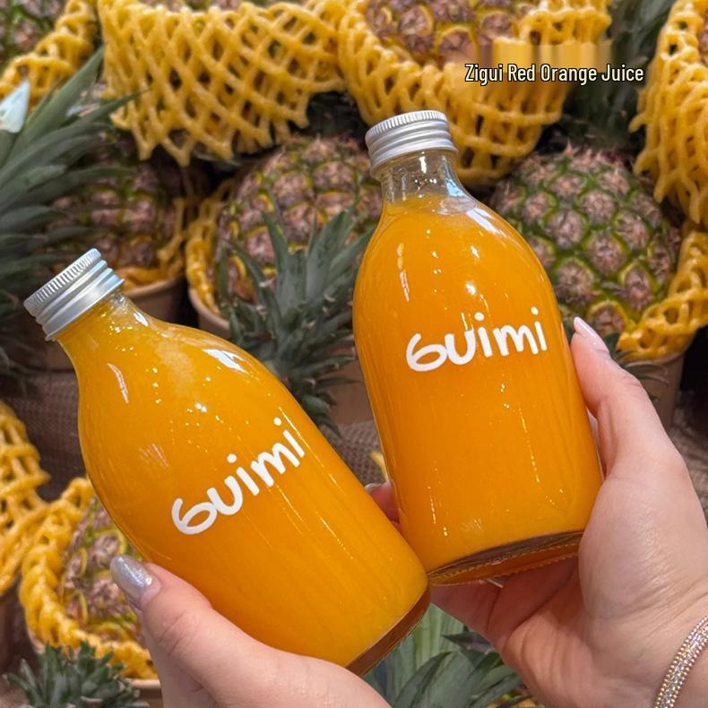 Transparent Round Glass Bottles with Lids for Juice, Milk, Tea, Cold Brew, and Coffee.