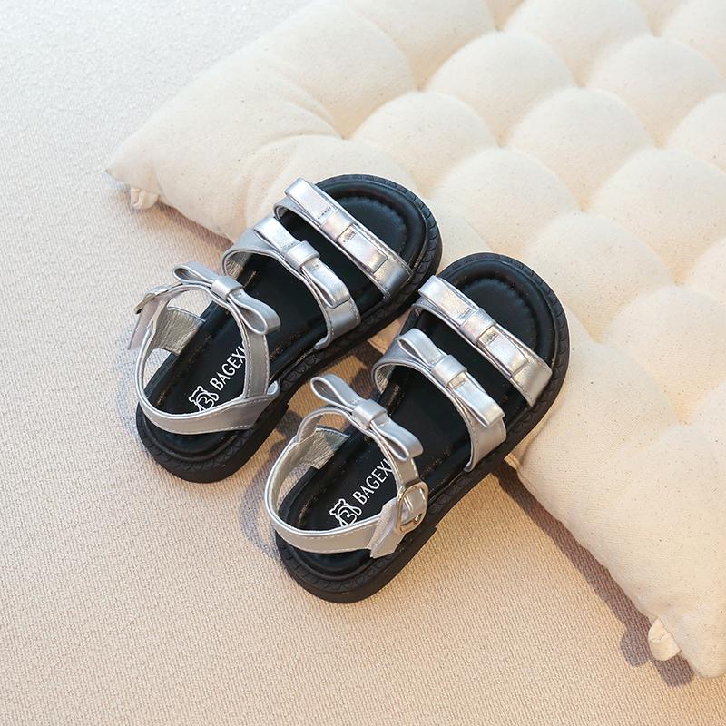 

Летние новые детские сандалии для девочек 2025 года, нескользящая мягкая подошва, гладиаторские пляжные туфли для малышей с милым бантиком, принцесса, для вечеринки, свадьбы 27 серебряный