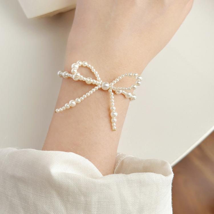 Elegant Retro Pearl Bow Necklace & Bracelet Set