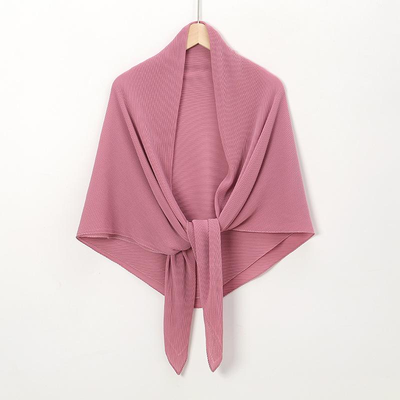 New solid color pearl chiffon wrinkled large square scarf fashionable Malaysia Indonesia solid color wrinkled headscarf scarf