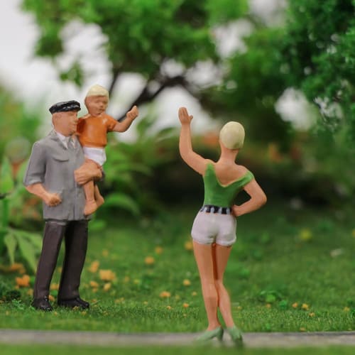 10-Piece 1:43 Diorama Collection Human Figures, O-Gauge Painted Figures for Railway Models, Building Models, and Dioramas, P43 (P4306)