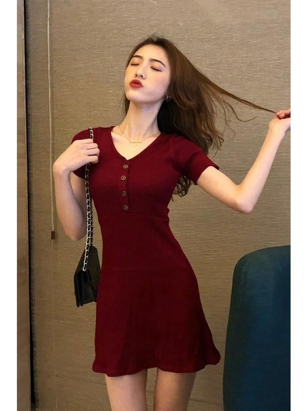2025 Summer Women's Korean V-neck Slim Fit A-line Knit Dress