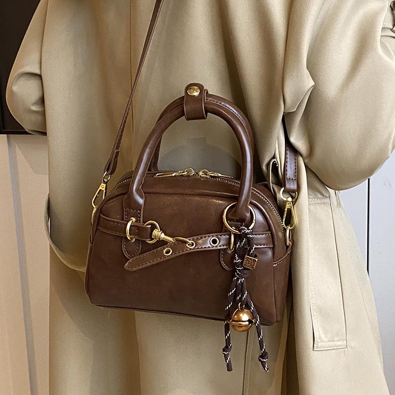 Wholesale New Design High Sense Fashion Niche Design Sense Portable Boston Bag Solid Color Versatile Messenger Women's Bag