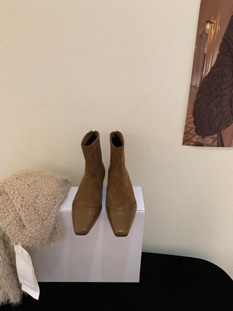 

Женские ботинки 2025 осень новые популярные короткие ботинки огромные красивые литературные ретро резные ботильоны внутренняя высота увеличение тонкие ботинки 39 светло-коричневого