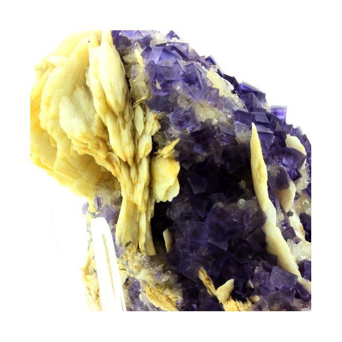 Pierres et Minéraux. Fluorite + Quartz + Baryte. 4221.0 ct. La Cabaña, Berbes, Espagne.