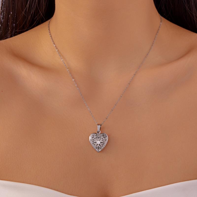 

Подвеска-медальон из нержавеющей стали с открывающимся отсеком для фото, ожерелье-цепочка с подвеской в виде сердца и цирконами, ювелирное украшение-колье, подарок для семьи, любимого человека as the picture