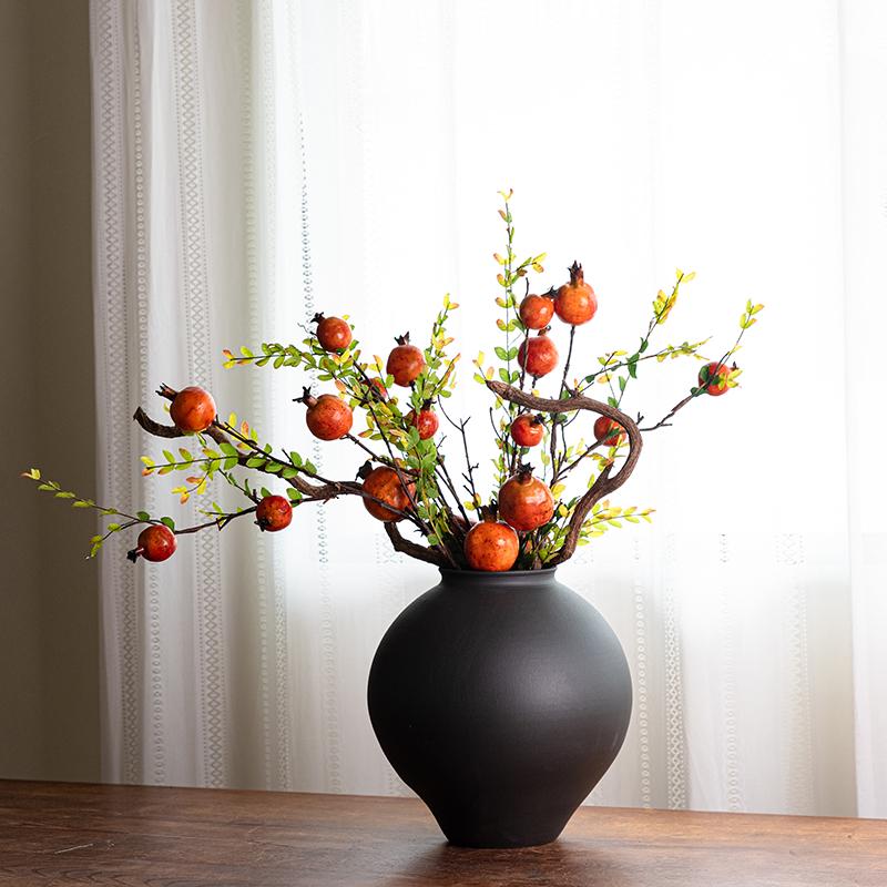 Jingdezhen Ceramic Vase: Retro Chinese Pottery for Living Room or Dining Table Flower Arrangements.