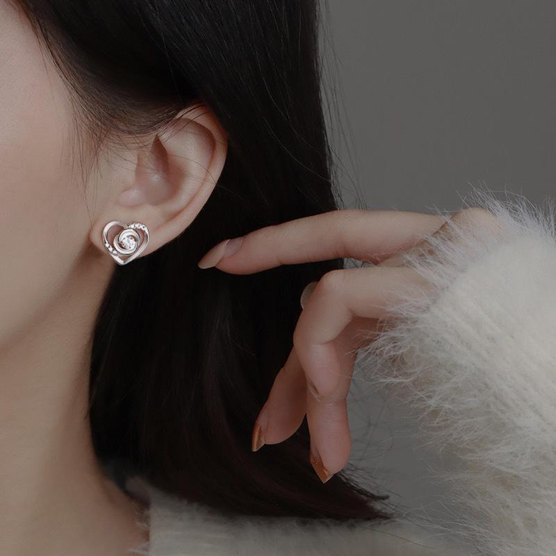 Eternal Heart Love Stud Earrings Women's Simple Small Exquisite Earrings Fashion Temperament Ear Jewelry