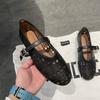 Wersja ze skóry owczej~ Letnie skórzane płytkie Mary Jane z paskiem na jeden guzik z klamrą ażurowe okrągłe noski płaska podeszwa buty damskie baleriny