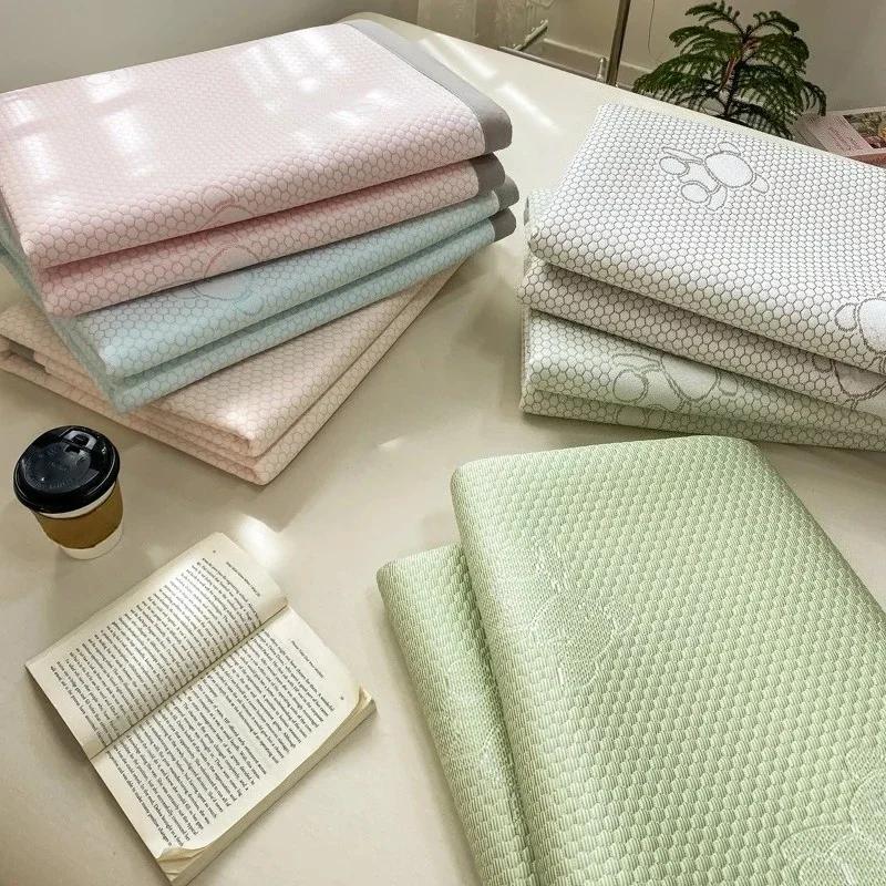 Summer Cooling Quilted Mattress Protector Cover Thickened Breathable Mattress Topper for Single Double Queen King Size Bed