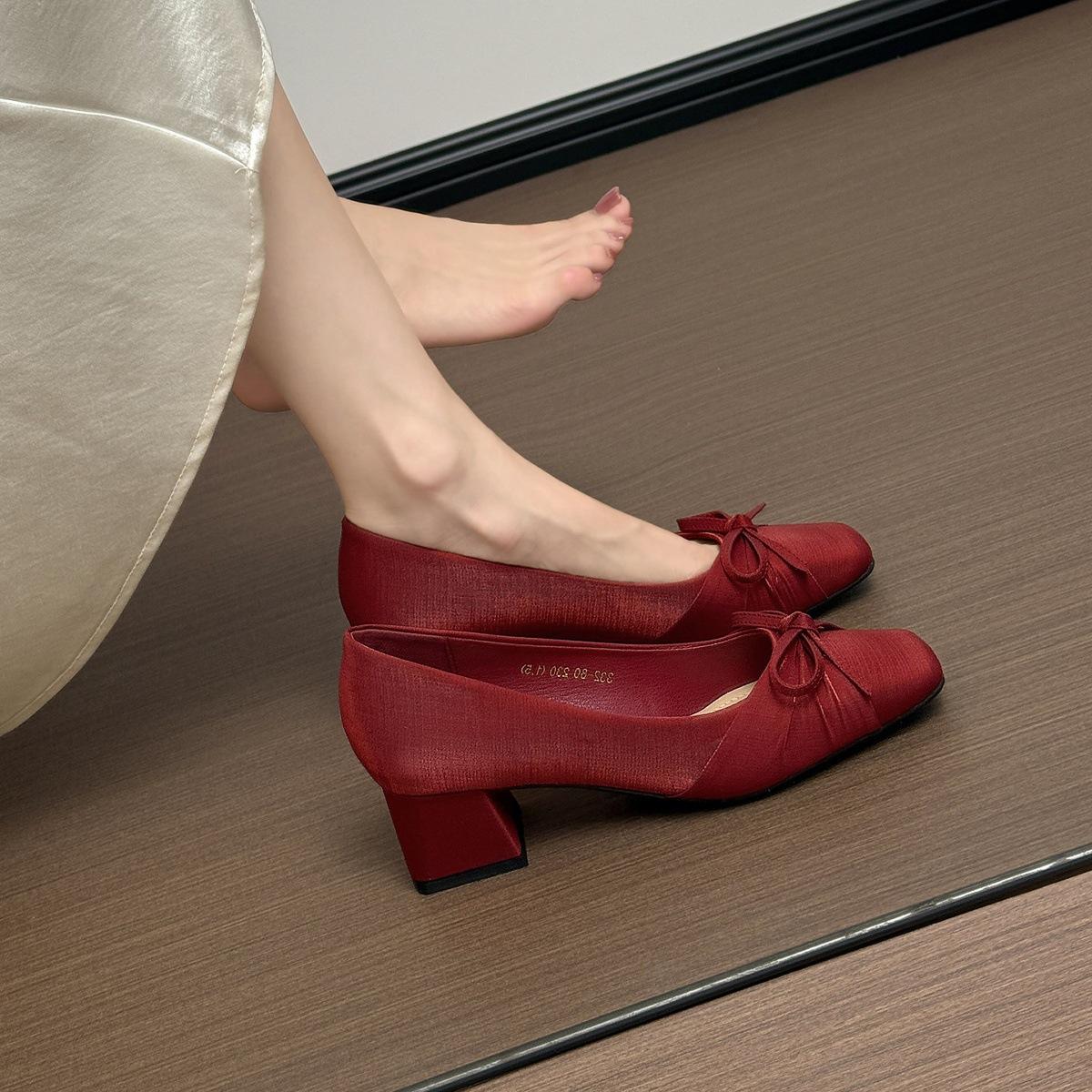 Первая встреча сезон свадебный банкет красный hi mother одиночные туфли толстый каблук темперамент подружка невесты свадебные туфли квадратный носок высокие каблуки 34