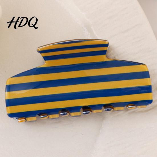 Vintage Style Hair Claw for Women Strong Grip Non-Slip Teeth Clip Striped