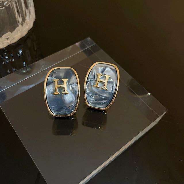 

Простые модные металлические серьги-гвоздики с буквами Новые дизайнерские персональные серьги Pendientes Pendientes серый