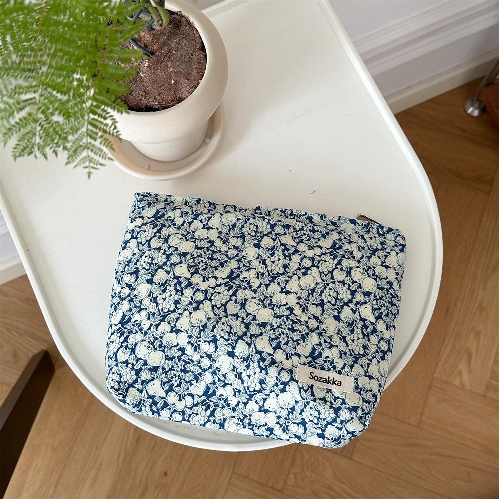 

Trendy Floral Print Canvas Cosmetic Bag Women Hand Clutch Travel Toiletry Pouch StyleC