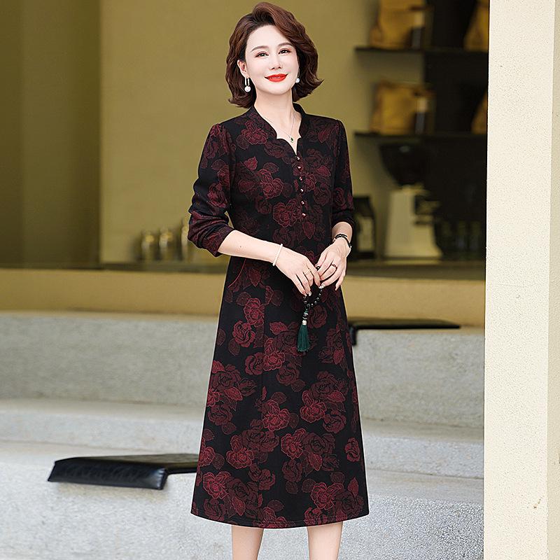 Spring New Plus Size Jacquard V-Neck Dress for Middle-Aged Women - Slimming, Long Sleeve, Stylish