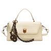 Super fire small bag women's autumn and winter retro 2025 new fashion messenger bag women's versatile portable work small square bag