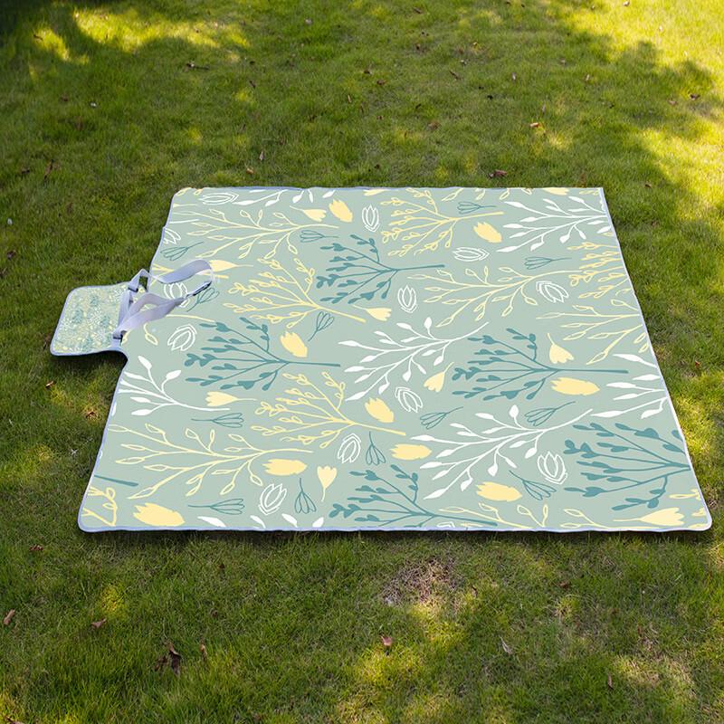 

Floral Moisture-proof Picnic Mat 148x148cm