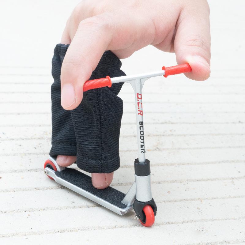 Alloy Finger Scooter Set with Finger Pants and Shoes - Toy Set for Kids