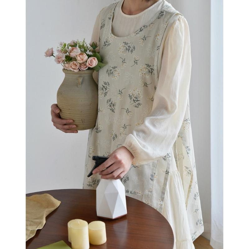 Cotton Linen Apron Split Neck Design Adjustable Tie Floral Pattern Large Pockets For Cooking Gardening