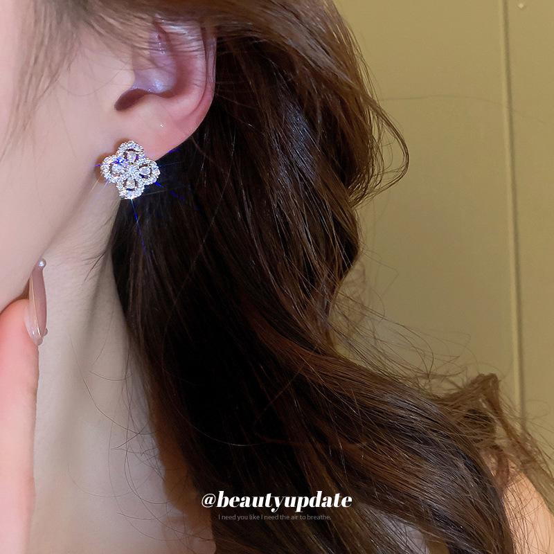 Silver Needle Zircon Flower Stud Earrings - Light Luxury Style, Fashionable, High-End Sense