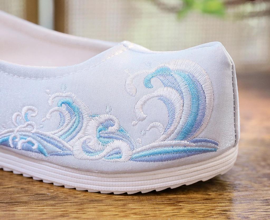 Women's Hai Lang Hanfu Shoes: Pointed Toe, Pearl Embellished, Height Boost, Ming Dynasty Inspired