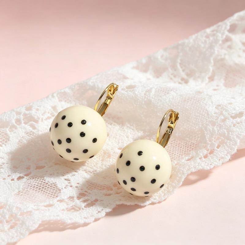 Black White Polka Dot Ball Acrylic Clip Earrings Fashion Women Ear Jewelry