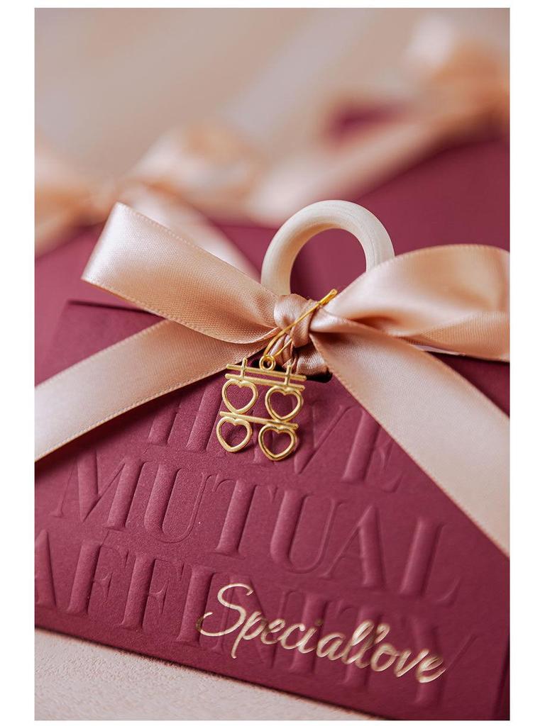 2025 High-End Triangle Wedding Candy Gift Box