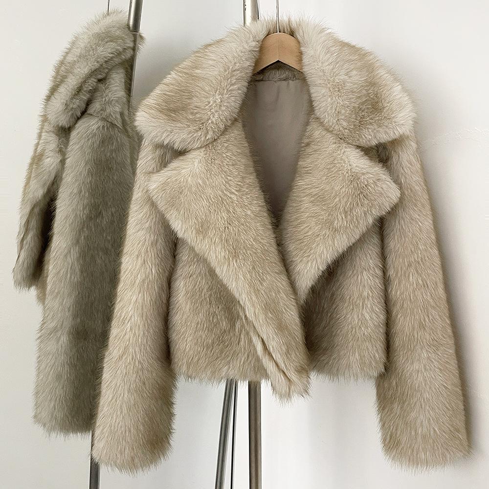 

Winter Suit Collar Imitation Fur Short Fashion Imitation Fox Fur Coat for Women, Simple and Environmentally Friendly S