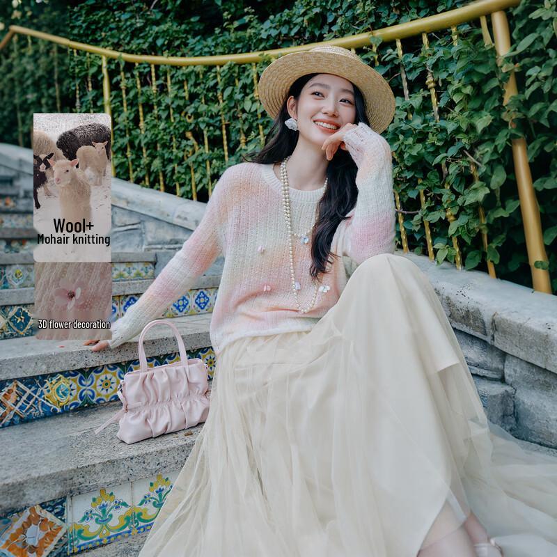 Gentle Gradient 3D Floral Knit Sweater M