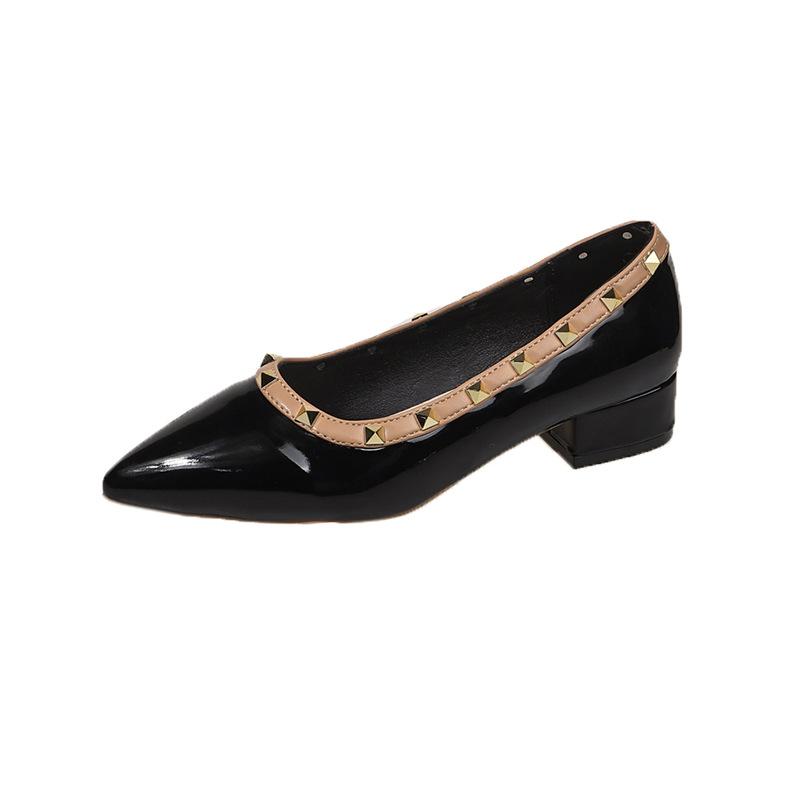Xiaoxiangfeng single shoes women's shoes thick heel pointed high heels rivets French one-pedal Mary Jane shoes niche single shoes