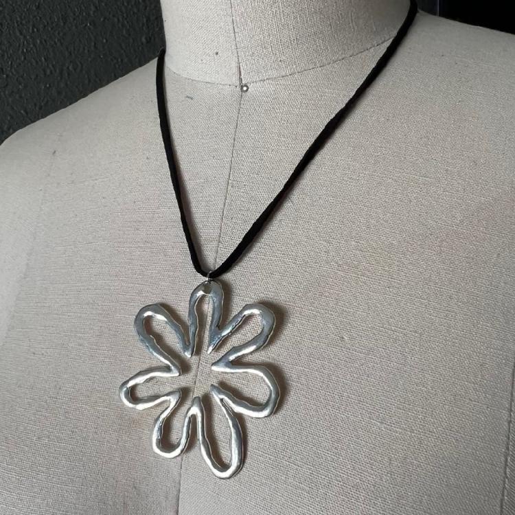 Sweet Cool Heart Pendant Necklace Adjustable Choker Fashion Collar Neckchain